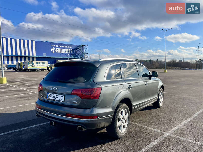 Позашляховик / Кросовер Audi Q7 2015 в Рівному