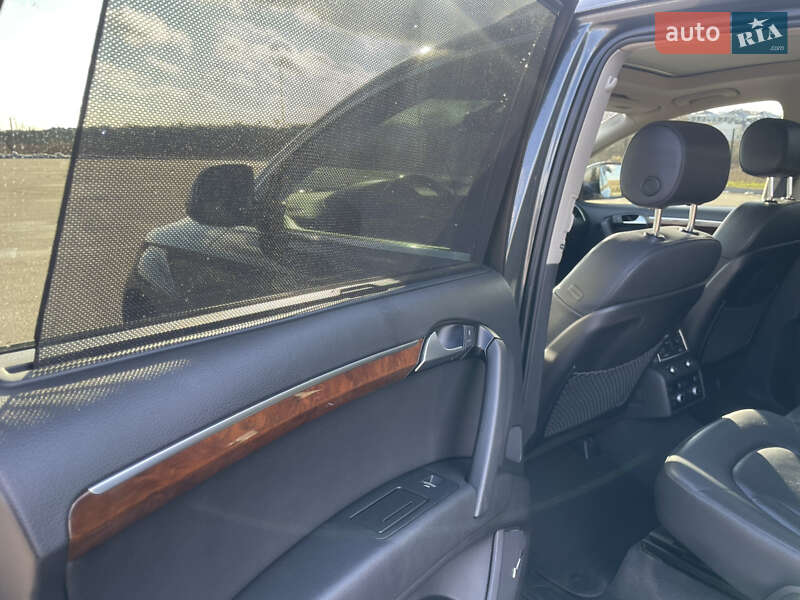 Позашляховик / Кросовер Audi Q7 2015 в Рівному