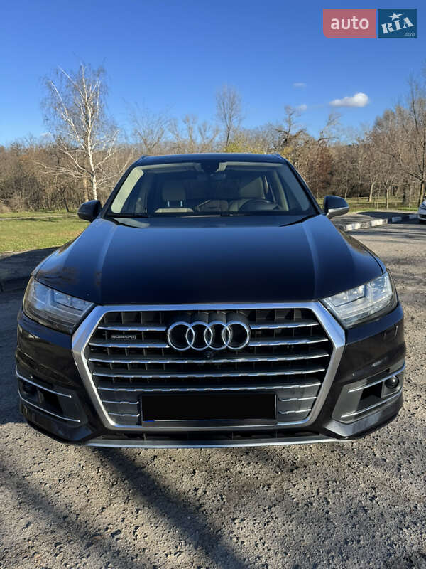 Внедорожник / Кроссовер Audi Q7 2018 в Одессе