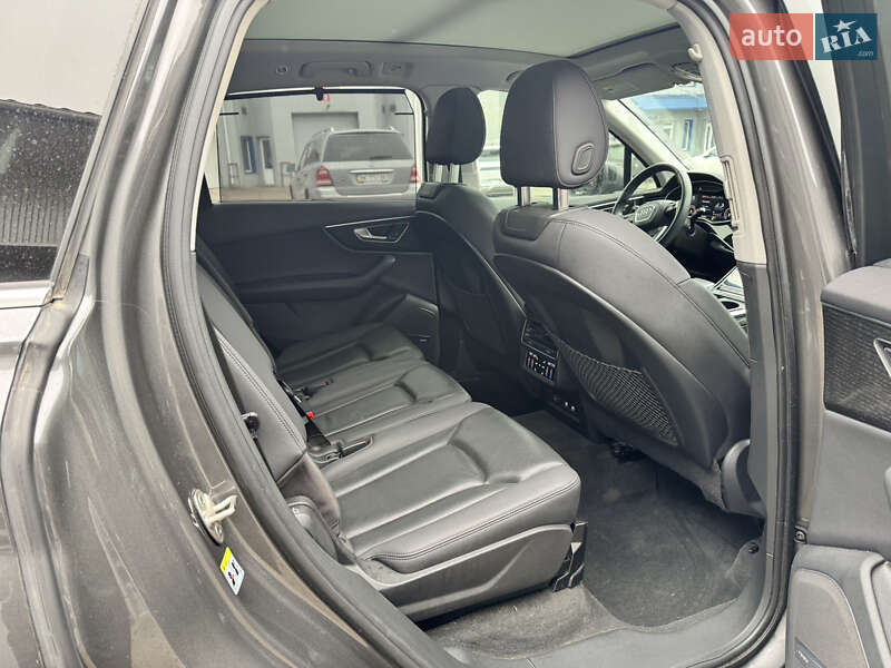 Внедорожник / Кроссовер Audi Q7 2020 в Ровно