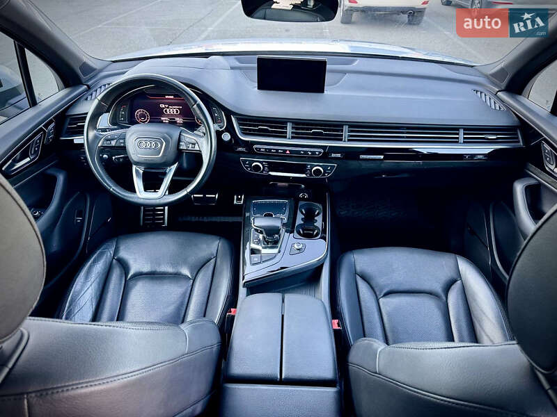 Внедорожник / Кроссовер Audi Q7 2017 в Киеве