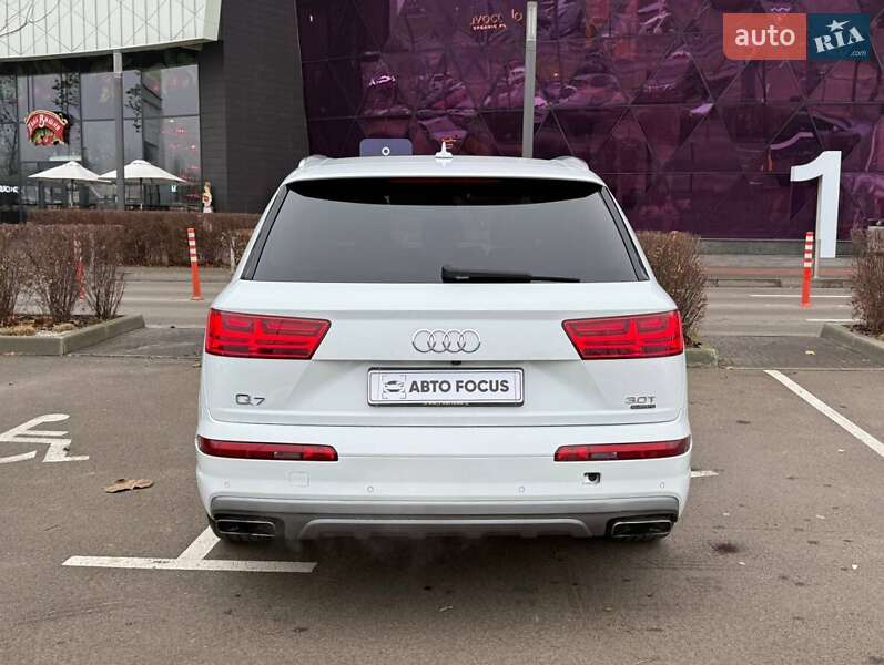 Позашляховик / Кросовер Audi Q7 2016 в Києві