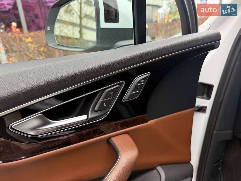 Позашляховик / Кросовер Audi Q7 2016 в Києві