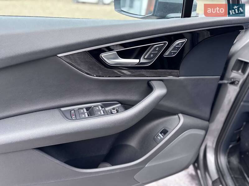 Внедорожник / Кроссовер Audi Q7 2017 в Коломые