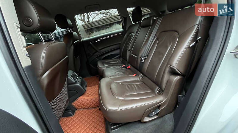 Позашляховик / Кросовер Audi Q7 2015 в Хмельницькому
