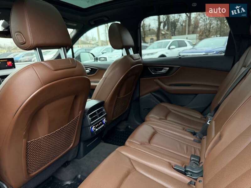 Позашляховик / Кросовер Audi Q7 2016 в Харкові