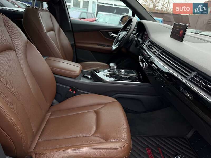 Позашляховик / Кросовер Audi Q7 2016 в Харкові