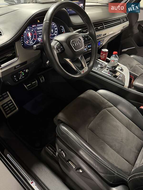 Внедорожник / Кроссовер Audi Q7 2017 в Киеве