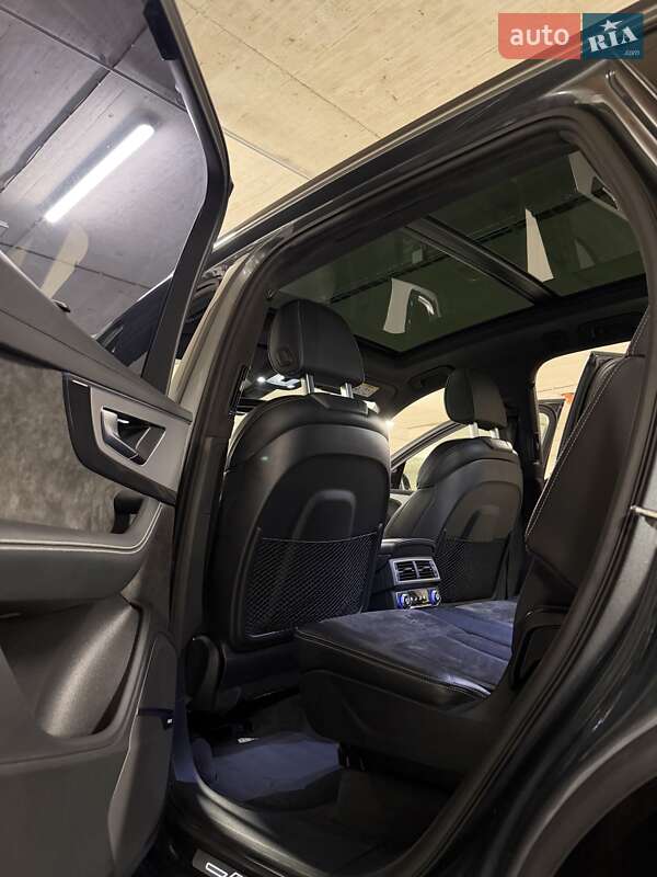Внедорожник / Кроссовер Audi Q7 2017 в Киеве