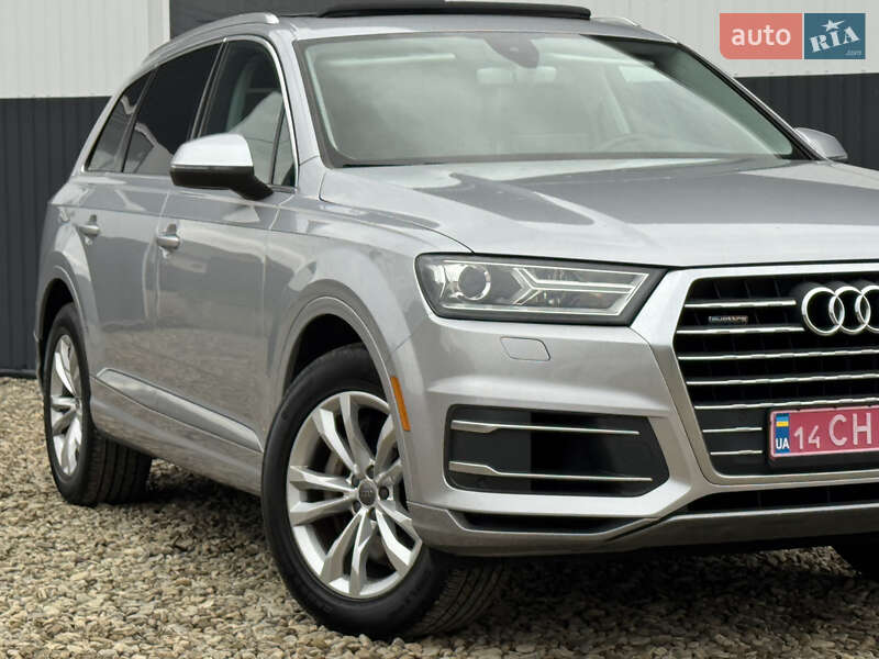 Позашляховик / Кросовер Audi Q7 2015 в Стрию