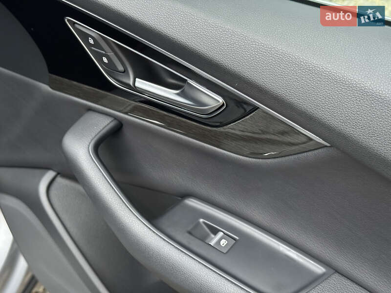 Позашляховик / Кросовер Audi Q7 2015 в Стрию