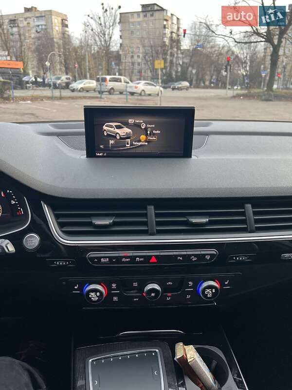 Позашляховик / Кросовер Audi Q7 2017 в Києві