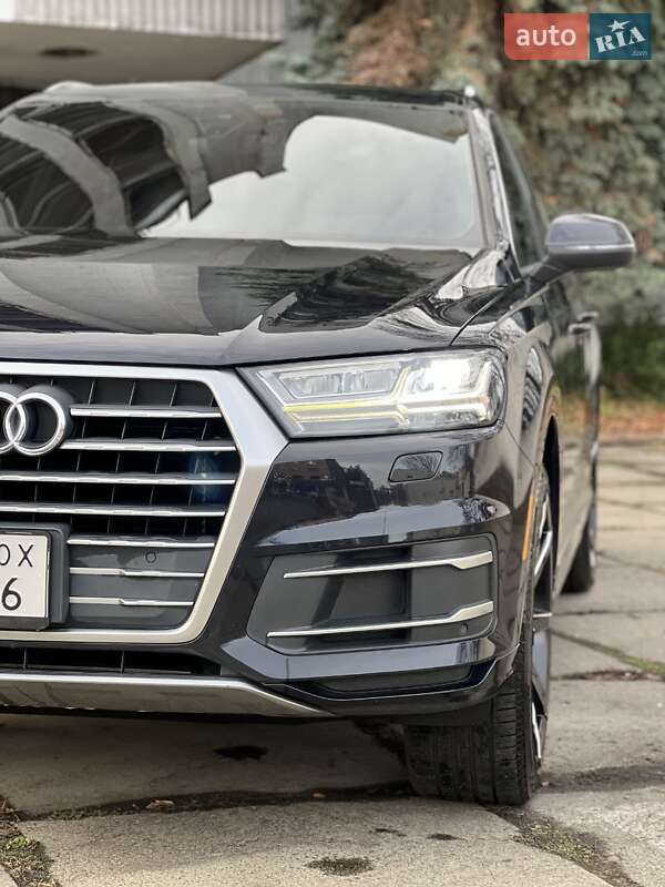 Позашляховик / Кросовер Audi Q7 2017 в Києві