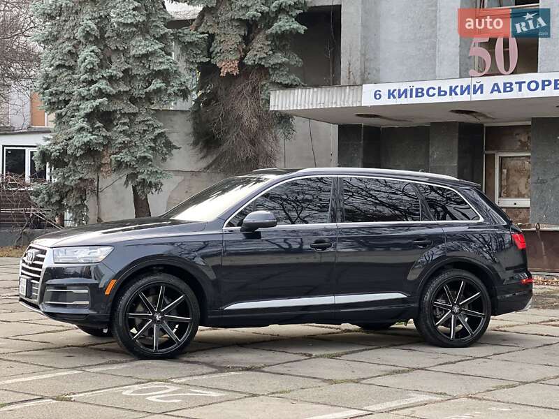 Позашляховик / Кросовер Audi Q7 2017 в Києві
