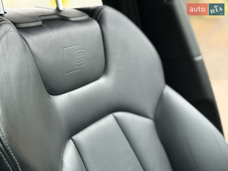 Внедорожник / Кроссовер Audi Q7 2017 в Ровно