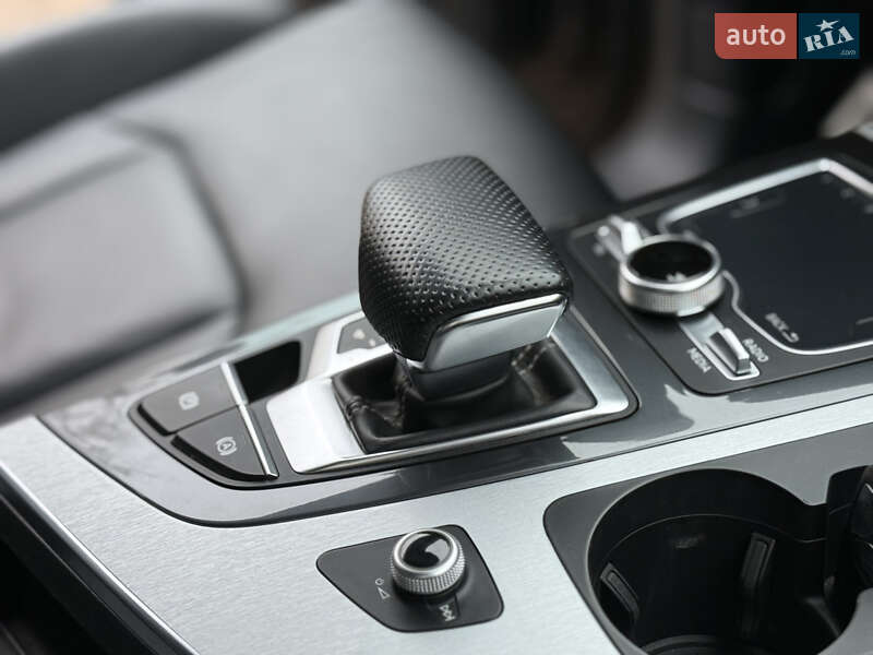 Внедорожник / Кроссовер Audi Q7 2017 в Ровно