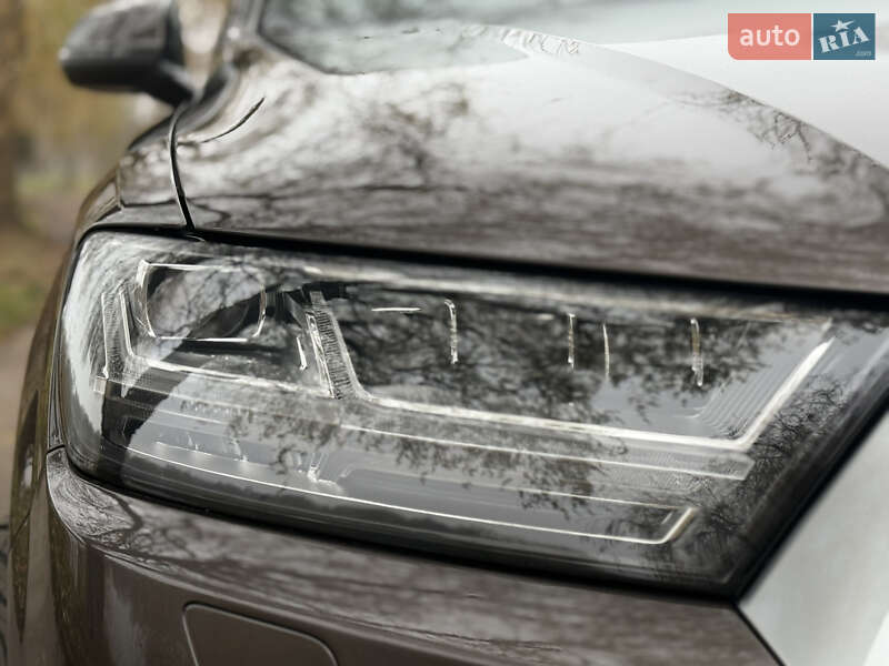 Внедорожник / Кроссовер Audi Q7 2017 в Ровно