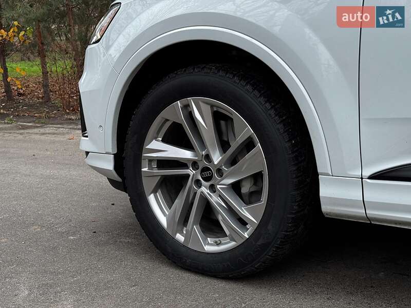 Позашляховик / Кросовер Audi Q7 2023 в Києві фото 14 Позашляховик / Кросовер Audi Q7 2023 в Києві