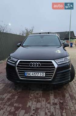 Позашляховик / Кросовер Audi Q7 2015 в Сарнах