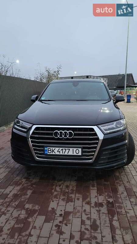 Внедорожник / Кроссовер Audi Q7 2015 в Сарнах фото Внедорожник / Кроссовер Audi Q7 2015 в Сарнах