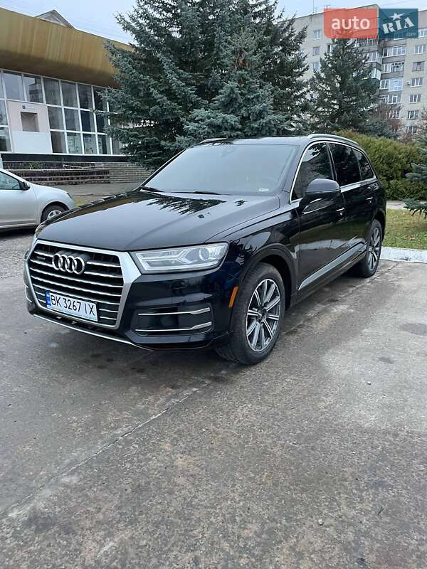Внедорожник / Кроссовер Audi Q7 2017 в Сарнах