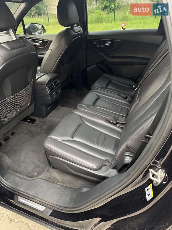 Внедорожник / Кроссовер Audi Q7 2017 в Сарнах