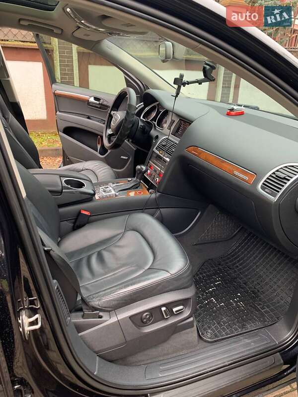 Позашляховик / Кросовер Audi Q7 2014 в Рівному