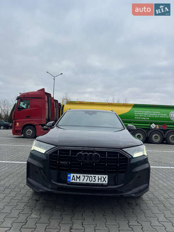 Позашляховик / Кросовер Audi Q7 2021 в Житомирі