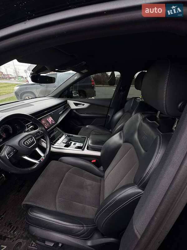 Позашляховик / Кросовер Audi Q7 2021 в Житомирі