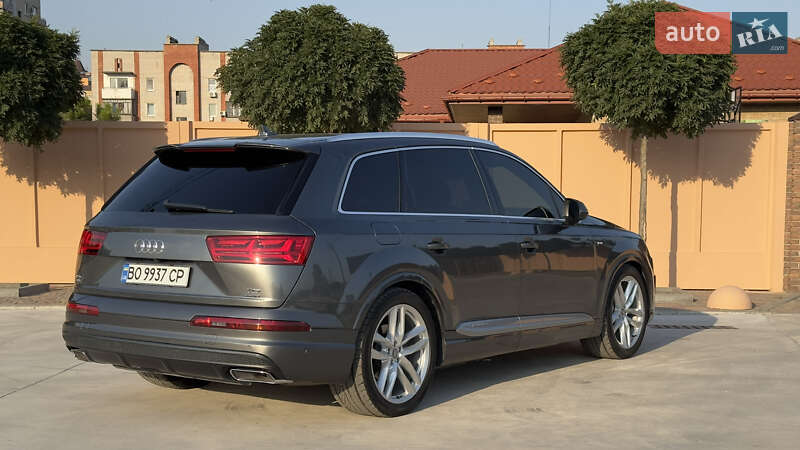 Внедорожник / Кроссовер Audi Q7 2016 в Павлограде