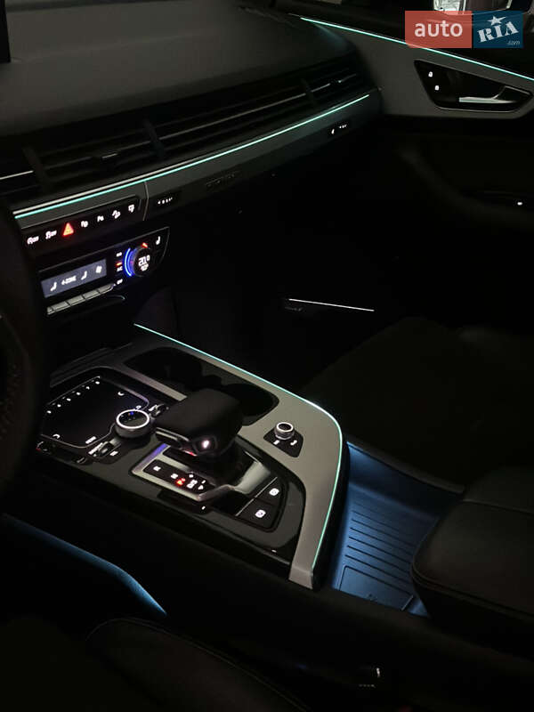 Внедорожник / Кроссовер Audi Q7 2016 в Павлограде