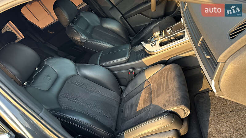 Внедорожник / Кроссовер Audi Q7 2016 в Павлограде