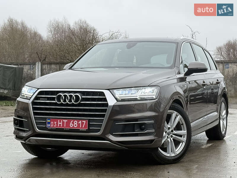 Внедорожник / Кроссовер Audi Q7 2017 в Ровно