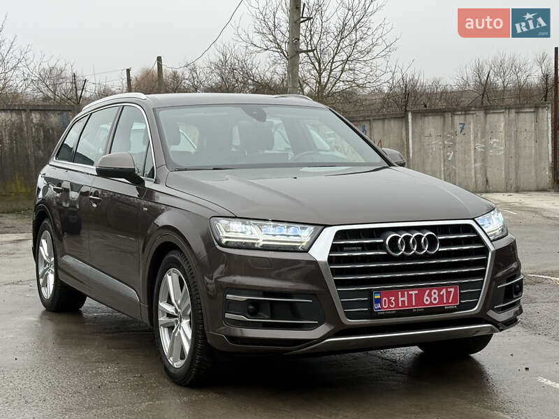 Внедорожник / Кроссовер Audi Q7 2017 в Ровно