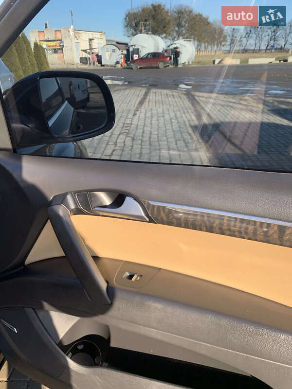 Позашляховик / Кросовер Audi Q7 2013 в Буську