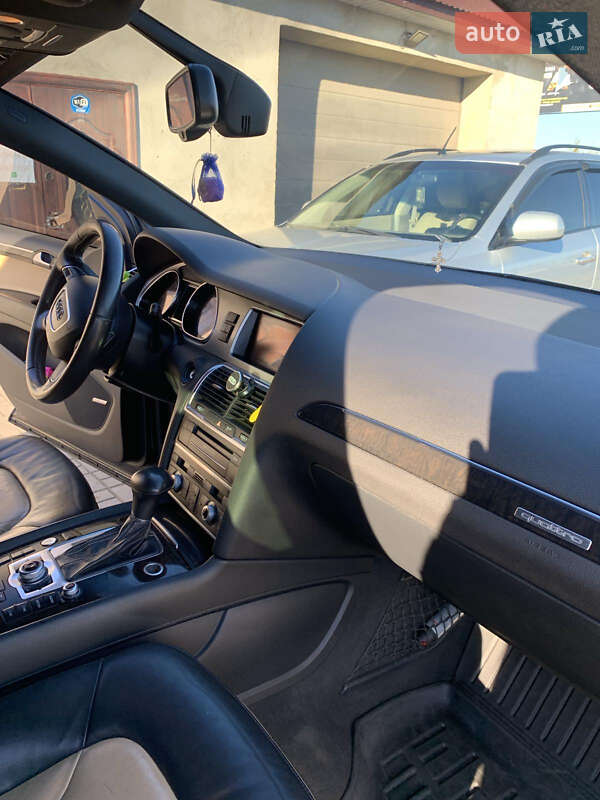 Позашляховик / Кросовер Audi Q7 2013 в Буську