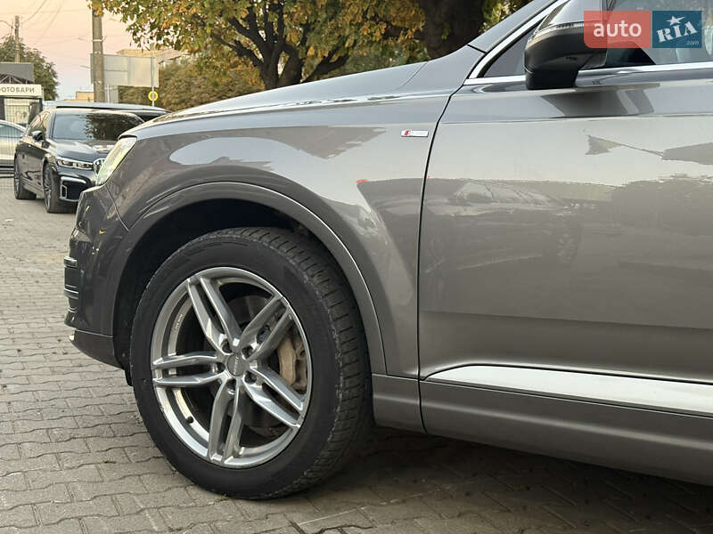 Позашляховик / Кросовер Audi Q7 2016 в Чернівцях фото 18 Позашляховик / Кросовер Audi Q7 2016 в Чернівцях