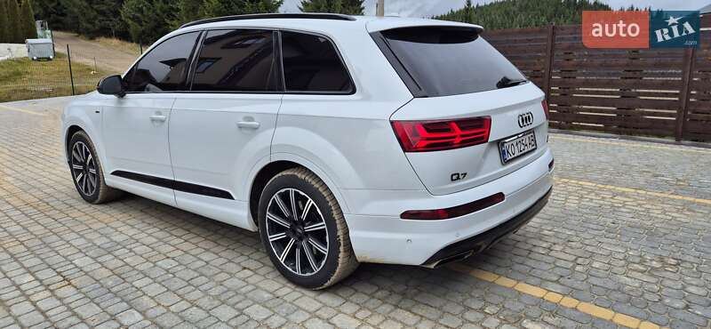 Позашляховик / Кросовер Audi Q7 2017 в Яремчі