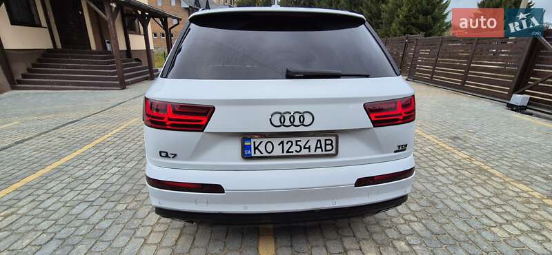 Позашляховик / Кросовер Audi Q7 2017 в Яремчі