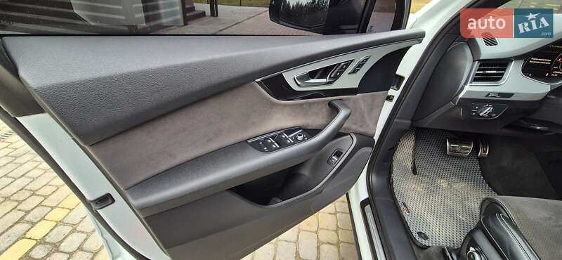 Позашляховик / Кросовер Audi Q7 2017 в Яремчі