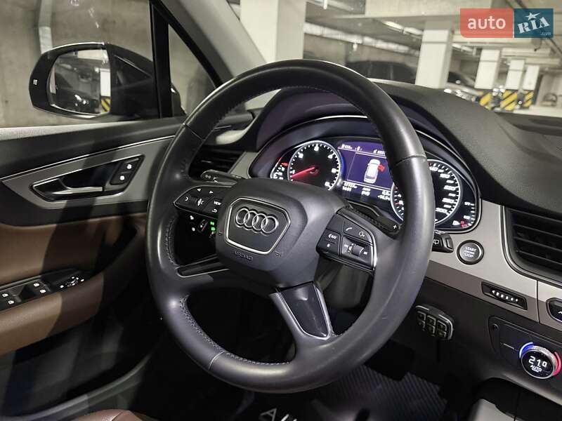 Позашляховик / Кросовер Audi Q7 2016 в Дніпрі