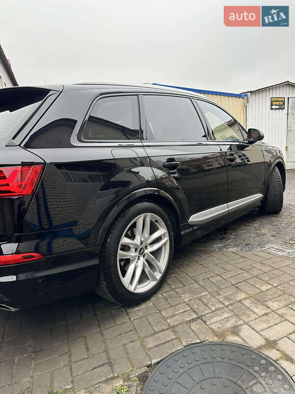 Внедорожник / Кроссовер Audi Q7 2019 в Житомире