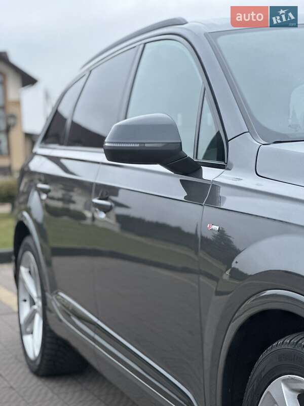 Позашляховик / Кросовер Audi Q7 2018 в Львові