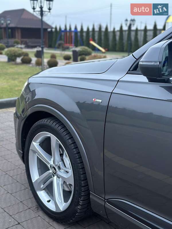 Позашляховик / Кросовер Audi Q7 2018 в Львові