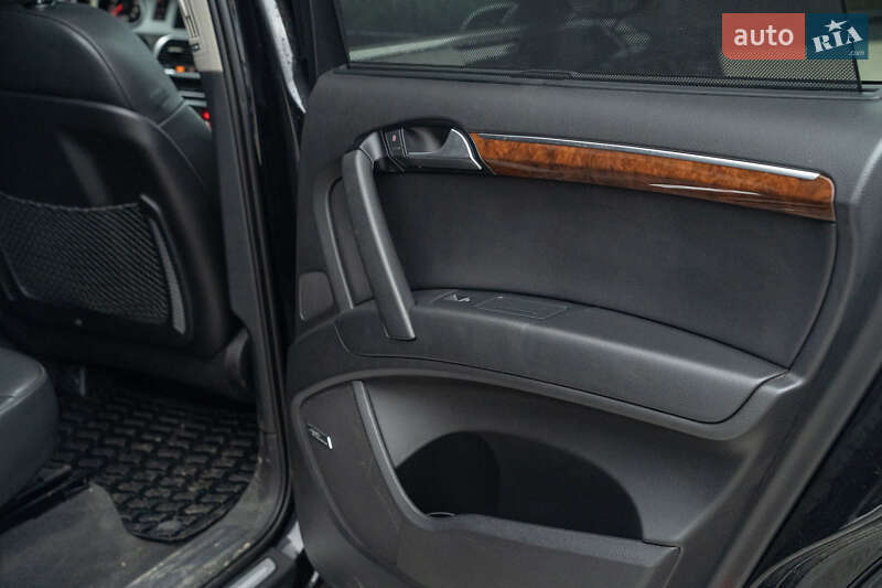 Внедорожник / Кроссовер Audi Q7 2013 в Черновцах