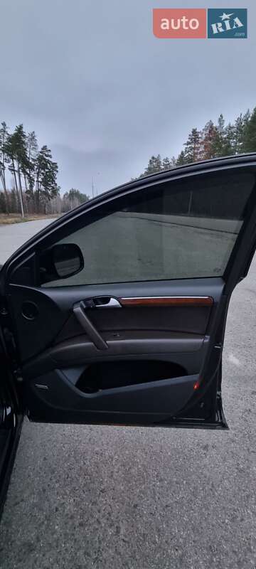 Позашляховик / Кросовер Audi Q7 2010 в Охтирці