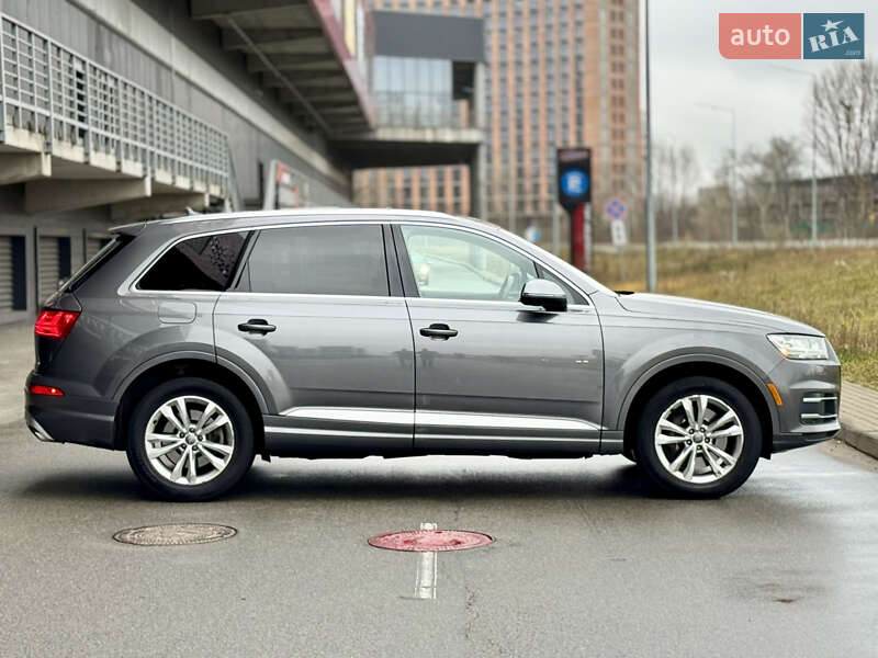 Позашляховик / Кросовер Audi Q7 2019 в Києві