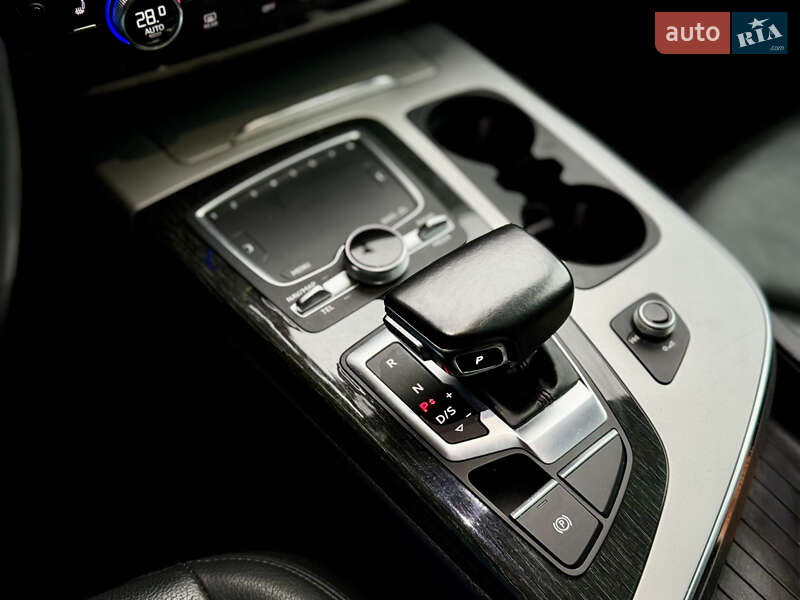 Позашляховик / Кросовер Audi Q7 2019 в Києві