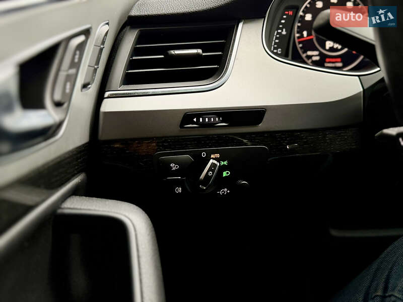 Позашляховик / Кросовер Audi Q7 2019 в Києві