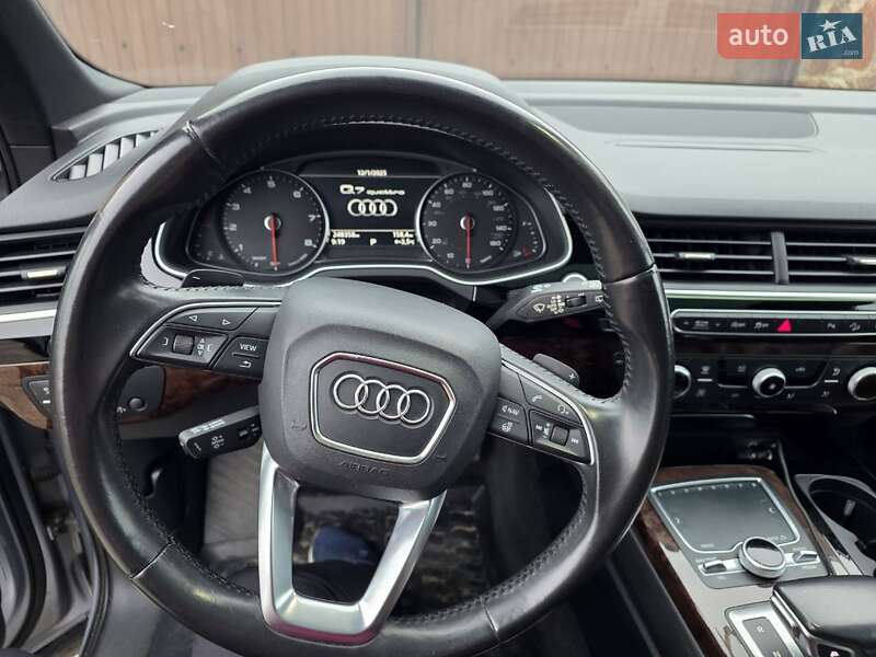 Позашляховик / Кросовер Audi Q7 2015 в Києві